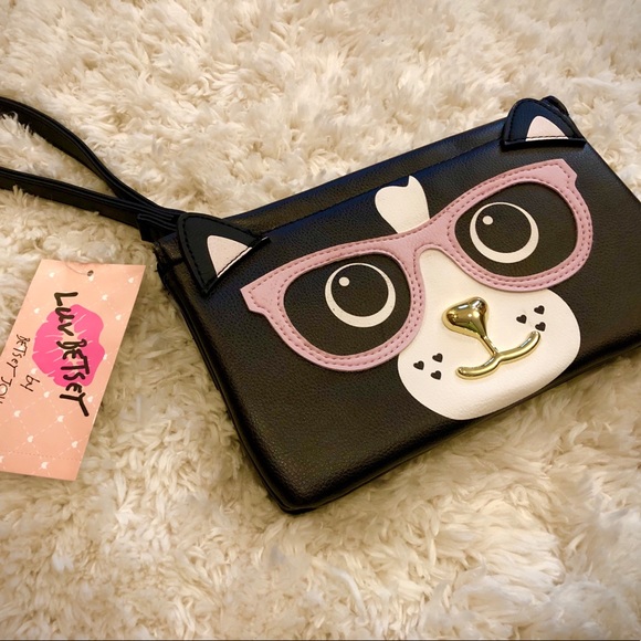 Betsey Johnson Handbags - ☘️ 3 for $25 SALE! ☘️ Betsey Johnson Dog Wristlet